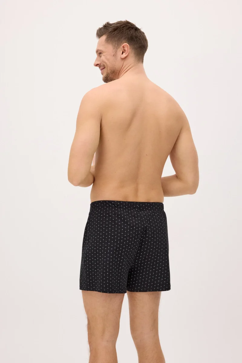 Cueca boxer com estampa listrada e detalhe de abertura, minimalista. - Image 4