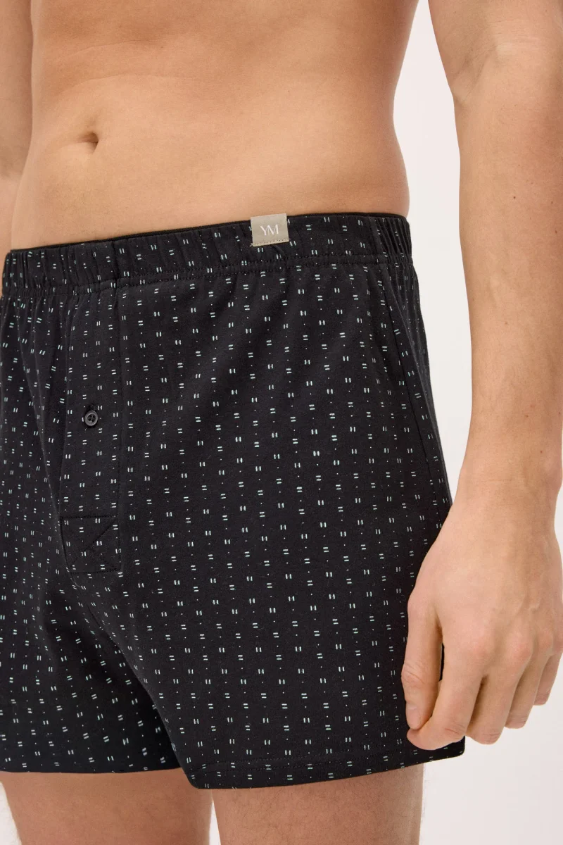 Cueca boxer com estampa listrada e detalhe de abertura, minimalista. - Image 6