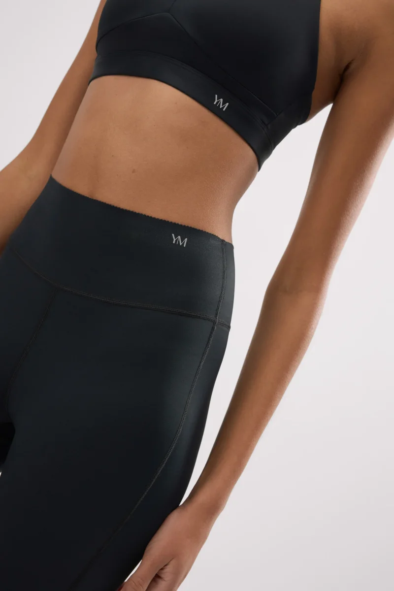 Legging esportiva push-up compressiva preta - Image 6